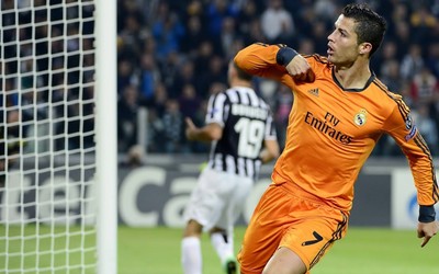 绿茵体育快讯-佩德里这视野洞悉一切